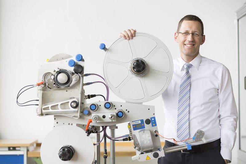 „Etikettiertechnologie wird in Nordamerika bei unseren bestehenden Vertriebspartnern gut nachgefragt“, sagt Martin Kühl, Leiter des Herma Geschäftsbereichs Etikettiermaschinen. (Bild: Herma)
