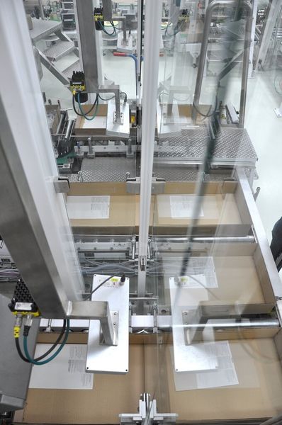 Auf der Vision 2014 präsentiert Cognex mit der Designer-Software und dem Vision-Controller VC5 eine Bildverarbeitungslösung für Multikamera-Applikationen, mit der komplexe Anwendungen, insbesondere auch 3-D-Aufgaben, einfach konfigurierbar sind. Damit erschließen sich auch unerfahrenen Integratoren neue Möglichkeiten, Bildverarbeitung einzusetzen. (Bild: Cognex)