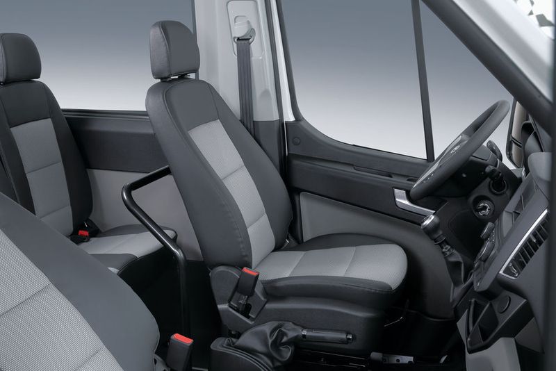 Der Fahrer ist im H350 Bus mit 170 PS unterwegs. (Hyundai)