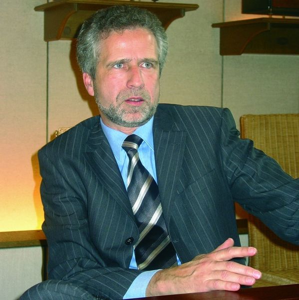 „Unser Anspruch ist eine noch stärkere Zusammenarbeit über die Grenzen zwischen Fachgemeinschaften hinweg und auch die Chemiker und Verfahrensingenieure anzusprechen, die in einer Vielzahl von anderen Branchen, beispielsweise im Automobilbau tätig sind.“ (Archiv: Vogel Business Media)