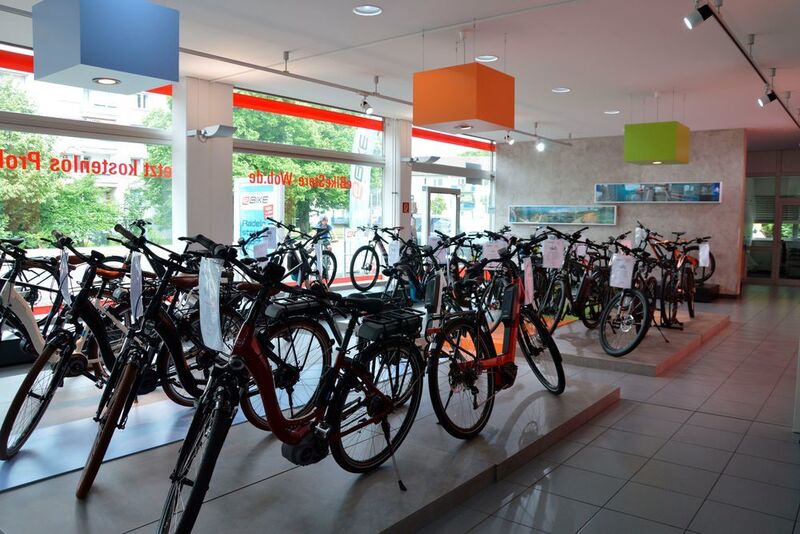 Mobilität etwas anders: Das Autohaus Wolfsburg unterhält einen großen Bike-Shop. (Achter)