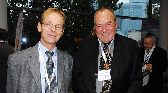 Der Vorsitzende des VW/Audi-Händlerverbands, Michael Lamlé, und  Fritz-Peter Lang, Hahn & Lang Automobile. (Archiv: Vogel Business Media)