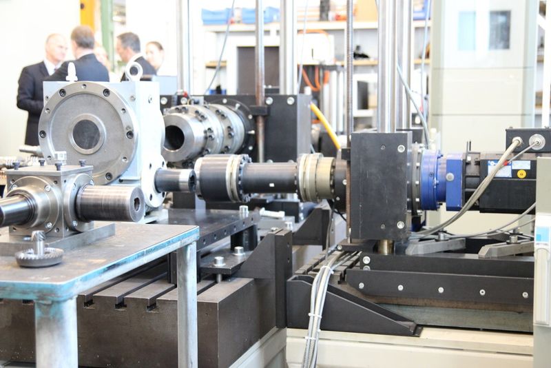 Betriebsbesichtigung Kroenert GmbH & Co. KG und ZAE Antriebssysteme (Bild: Königsreuther)