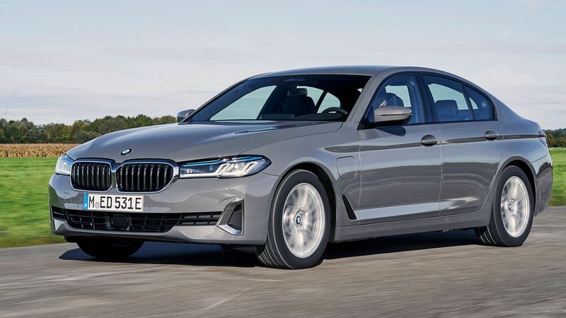 Für einige fast neue 5er ist ein Pflichtbesuch in der Vertragswerkstatt vorgesehen.  (Bild:  BMW)