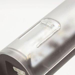 Die meisten Typen der 7L-Schaltschrankleuchten verfügen über einen manuellen Ein-/Aus-Schalter, sie sind jedoch optional mit einem integrierten Bewegungsmelder erhältlich.   