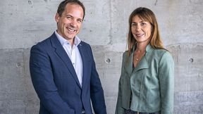 Vincent Revol (CSEM) und Sarah Hauser (HSLU) lancieren eine gemeinsame Professur für «Collective Human Robot Intelligence». (Bild: CSEM/Arnet)