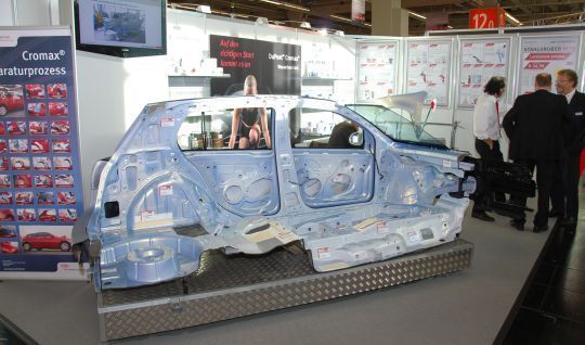 Karosseriereparatur-Experte DuPont. (Archiv: Vogel Business Media)