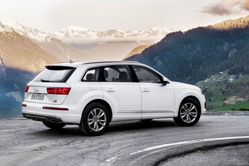 Sieger bei den SUVs: der Audi Q7 3.0 TDI ultra quattro. Seinen Restwert beziffern die Autoren im Jahr 2020 auf 30.870 Euro, das entspricht 52,5 Prozent vom Neupreis. (Audi)