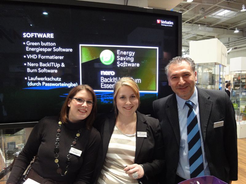 Hatten den Stand unter Kontrolle (v.l.): Eva Litzel, Gianna Hey und Nuri Göktas, api (Archiv: Vogel Business Media)