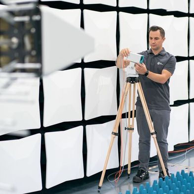 Zur Unterstützung der Zertifizierung medizinischer Systeme bündelt die CSA Group eine Reihe von physischen und regulatorischen Prüfkapazitäten an ihrem europäischen Hauptsitz im bayerischen Plattling. Die Prüfdienstleistungen umfassen u. a. EMV. (Bild: Stanislav Milata)