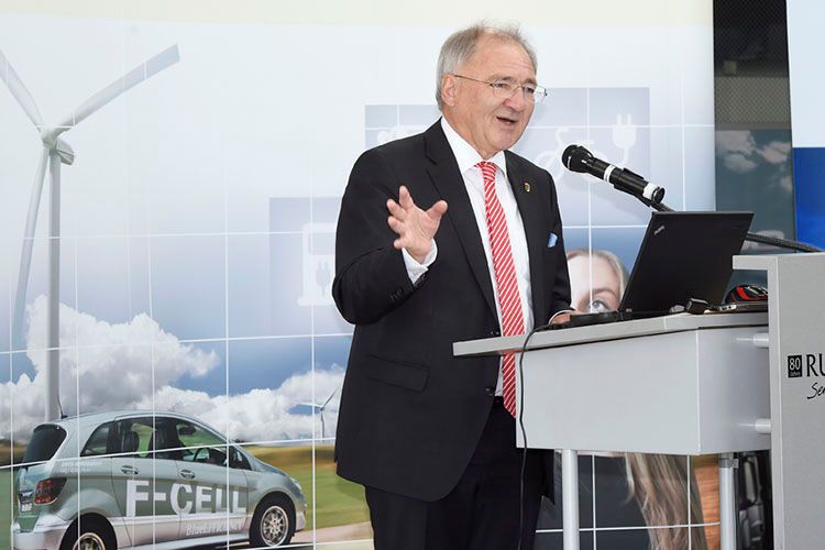 ... und Peter Hofelich, Staatssekretär im Ministerium für Finanzen und Wirtschaft Baden-Württemberg. (Foto: Autohaus Karl Russ)