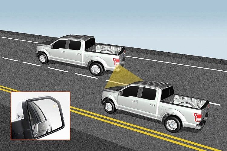 Moderne Zeiten: Sogar Fahrerassistenzsysteme wie ein Seitenradar sind der Pick-up-Branche nicht mehr fremd. (Foto: Ford)