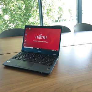 Unser Testgerät war mit einem herkömmlichen entspiegelten Full-HD-IPS-Display ausgestattet. 