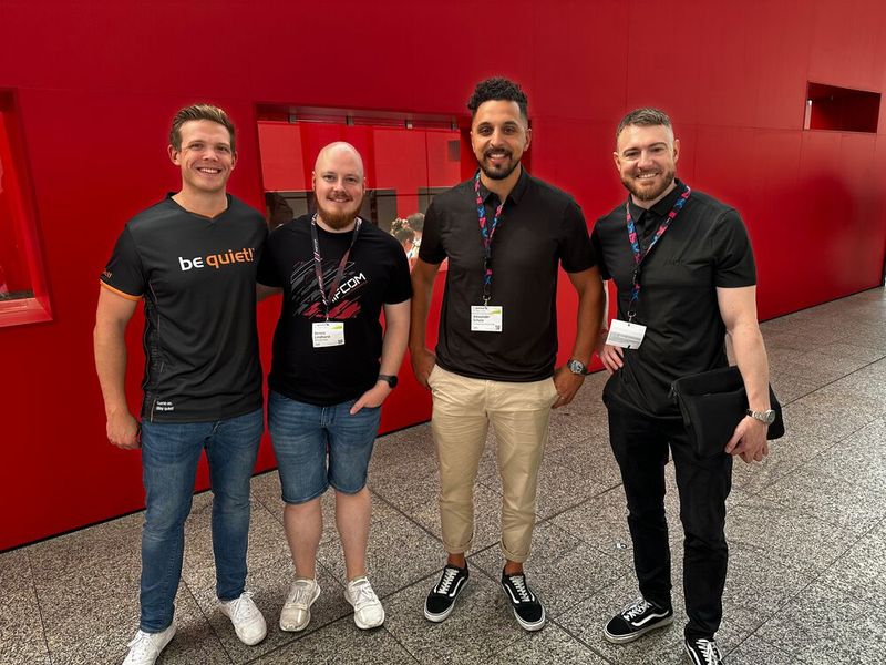 (v. l.) Marvin Jindra (Listan), Dennis Lindhorst (mifcom), Alexander Scholz und Max Muth (AMD). (Bild: Vogel IT-Medien GmbH)