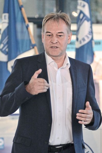 Partner des Bundesleistungszentrums: VW-Manager Jens Schlender, Fertigungsgleiter in der Gläsernen Manufaktur in Dresden. (Bild: Zietz/»kfz-betrieb«)