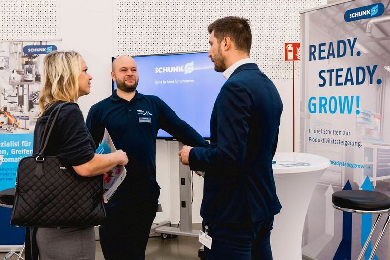 Zahlreiche Partner präsentierten ihre Lösungen für mehr Effizienz in der Produktentwicklung. Es herrschte reger Betrieb an den Ständen. (Bild: Stefan Bausewein/VCG)