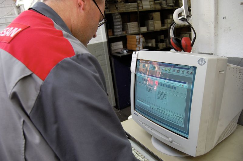 Unternehmensleitlinie 2: Ganz oder gar nicht. Für die Werkstatt bedeutet dies beispielsweise, dass die elektronische Zeiterfassung mit dem Werkstatt-Terminplaner verknüpft ist. So kann jeder Auskunft geben, ob das Fahrzeug fertig ist. (Archiv: Vogel Business Media)