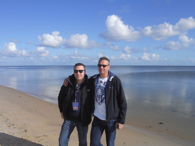 Die zwei sind sich einig - das ist ein super Wochenende (v.l. Nico Risse, Kern & Stelly und André Hoock, BenQ) (IT-BUSINESS)