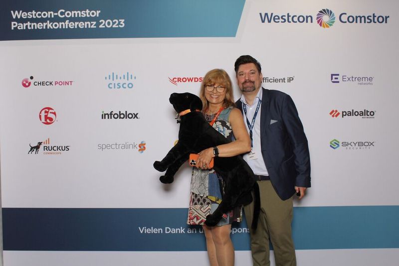 Tamara Knoch (Commscope Ruckus) und Oliver Weikert (Westcon). (Bild: Westcon-Comstor)