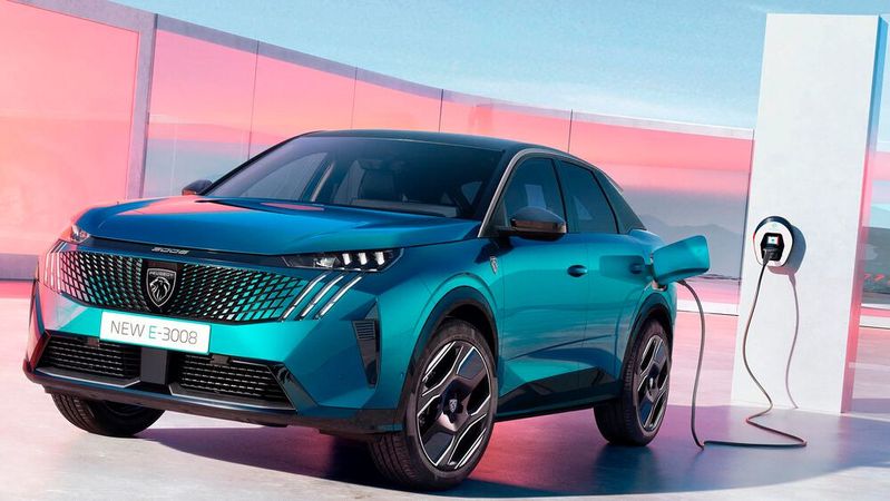 Den 3008 gibt es kommendes Frühjahr auch als Mildhybriden ab 39.250 Euro zu kaufen.(Bild:  Peugeot)