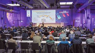 Mehr als 300 Teilnehmer verfolgten in diesem Jahr vor Ort und digital die mittlerweile 31. Ausgabe der Fachtagung Freie Werkstätten und Servicebetriebe. (Bild: Stefan Bausewein)