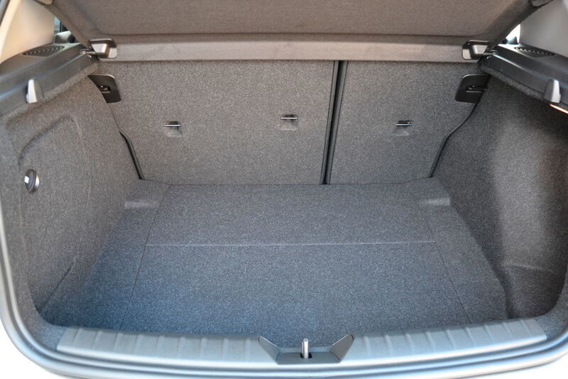 Großzügiger geht es hingegen wieder im Kofferraum zu. Der fasst 360 Liter und damit… (Michel / »kfz-betrieb«)