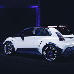 Die Basis für die A 290 Beta bildet die Neuauflage des rein batterieelektrischen Renault 5.(Bild:  Autoren-Union Mobilität/Alpine)