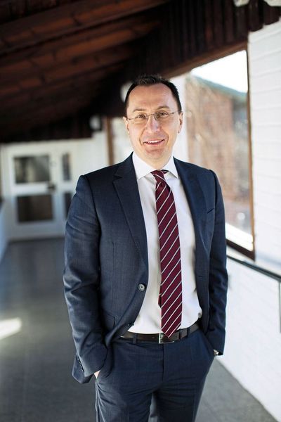 Wechsel in der Geschäftsführung: Vladimir Kozlovskiy hat die Geschäftsführung der Atlas Copco Power Technique GmbH mit Sitz in Essen übernommen. Er verantwortet im Konzernbereich Power Technique nun den Erfolg von Vertrieb und Service im Kundenzentrum Westeuropa. Kozlovskiy folgt auf Henk Brouwer, der als Vice President zur Atlas Copco Holding GmbH wechselte. In seiner neuen Position will Kozlovskiy den Fokus auf weiteres Wachstum im Bereich „Power-Equipments“ legen. (Atlas Copco Power Technique GmbH)