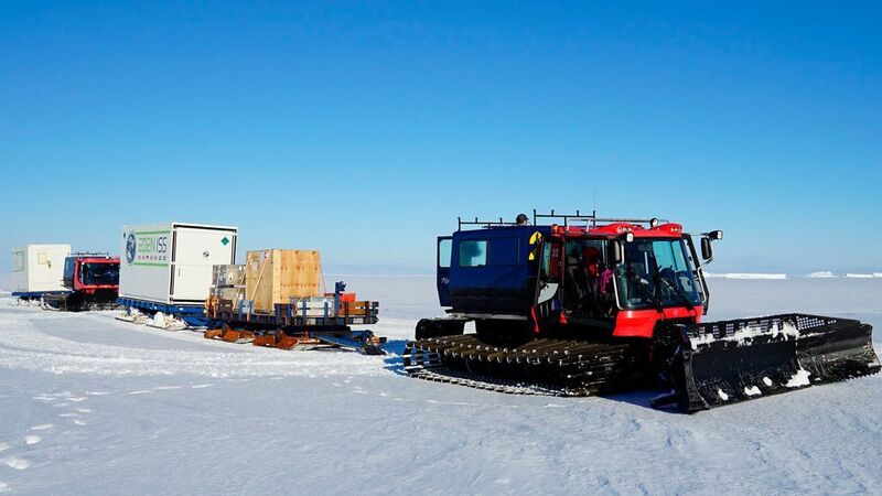 Ein Gewächshaus im All sorgt für gesunde Weltraumkost. Diese Idee soll nun bei einer Antarktis-Mission erstmals getestet werden. (EDEN ISS / dlr / CC BY 3.0)