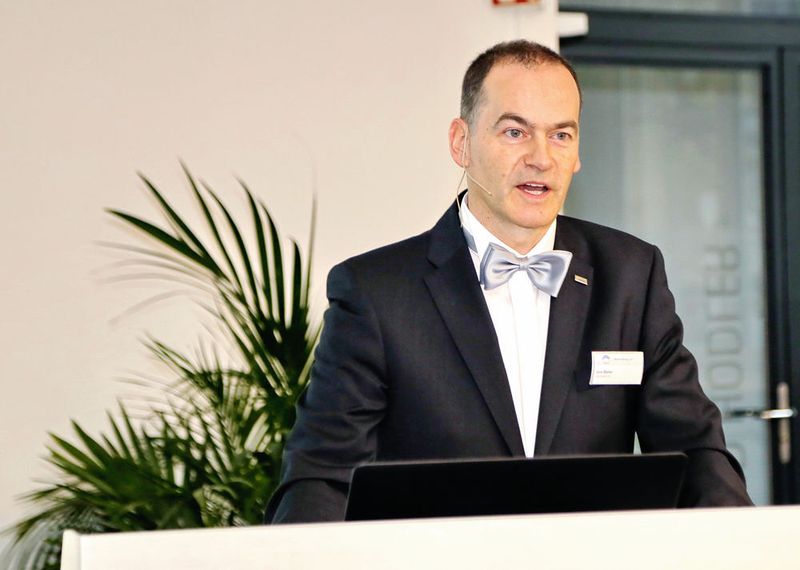 «Der Dieselskandal bei VW, die schwache Wirtschaft in China und die anhaltenden Auswirkungen des Euro-Wechselkurses wie auch politische Unsicherheiten in vielen Ländern machten uns zu schaffen», Jens Bleher, Geschäftsführer Studer und CSO der Technologiegruppe Rundschleifen. (Anne Richter, SMM)