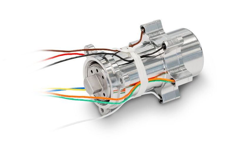 Dabei basieren die eingesetzten Maxon-Antriebe auf Modifikationen von Standard-Katalogprodukten: Es handelt sich um neun bürstenlose DC-Motoren EC 32 flat und einen EC 20 flat in Kombination mit einem Planetengetriebe GP 22 UP. (Maxon)