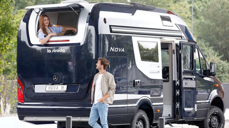 Immer mehr Deutsche investieren in ein Wohnmobil oder einen Wohnwagen. Immer mehr Deutsche investieren in ein Wohnmobil oder einen Wohnwagen.
