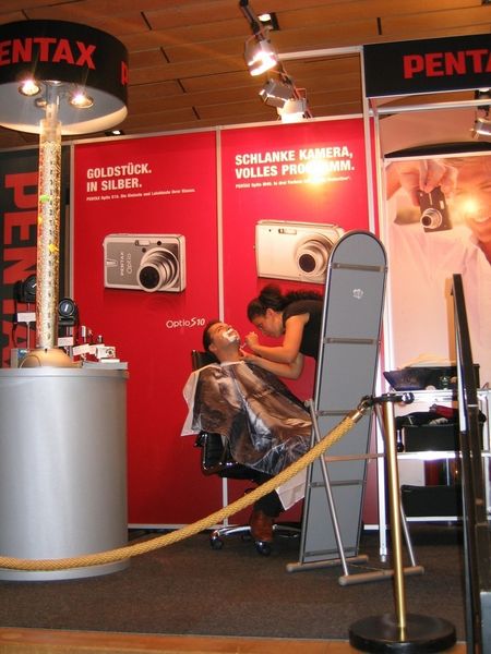 Ungewöhnlich: eine Rasur bei Pentax. (Archiv: Vogel Business Media)