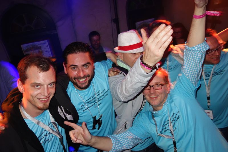 Party-People (v. .) Felix Bechmann, Label-the-Cable, Timo Kusian, Markensturm, Mr. Oliver, MS-Tech und Andreas Henschke, Lasmex ()