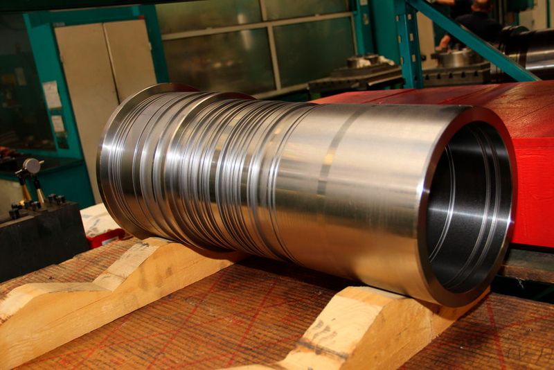 Am Ende der Veranstaltung öffnete Waldrich Coburg seine „heiligen Hallen“ und gab während einer Werksführung Einblicke in das tägliche Handwerk. (Bild: Sonnenberg)