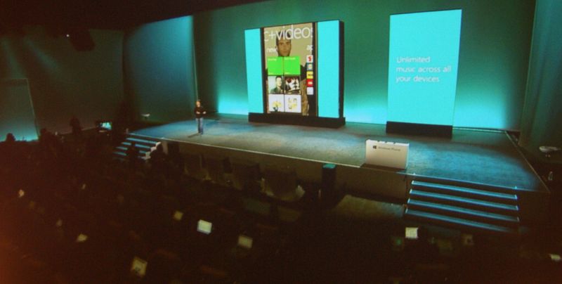 Joe Belfiore erklärt die Details von Windows Phone 8. (IT-BUSINESS/Heidi Schuster)