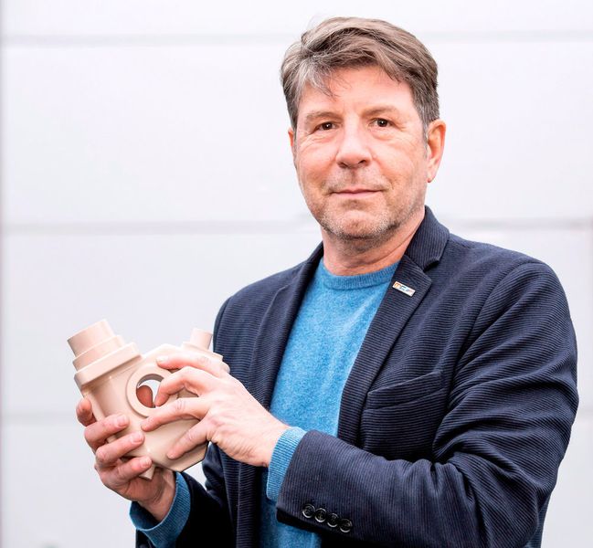 Peter Gärtner from the German Association of Pattern and Mould Making (BVMF) is very impressed by the breadth and depth of the exhibitors. (Peter Gärtner)