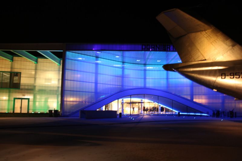Interessant beleuchteter Museumseingang... (Bild: Königsreuther)