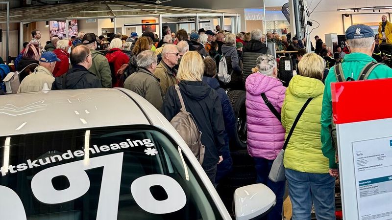Vor der Wanderung trafen sich die Teilnehmer in der Leipziger Weller-Filiale am Sandberg. (Bild: Weller)