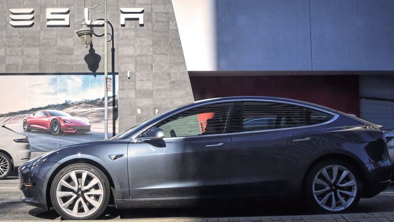 (Bild:  Tesla /Chris Yarzab / CC BY-SA 2.0)