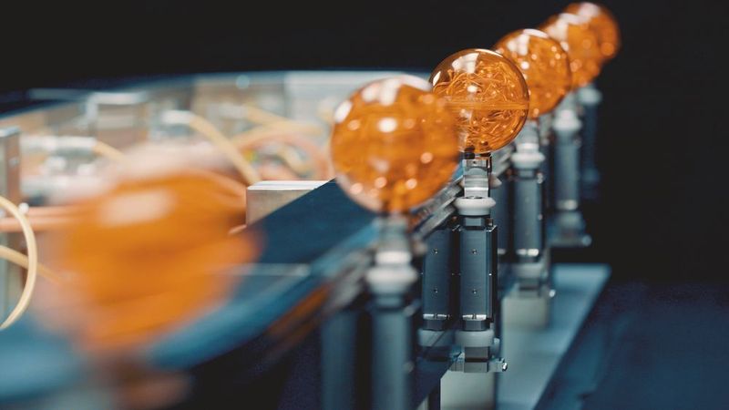 Digitalisierung allein reicht nicht. Der Transport der Produkte in Maschinen und Anlagen muss auf die neuen Anforderungen hin optimiert werden. (B&R)