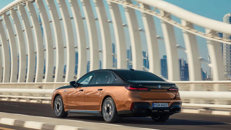 Der 7er spurtet in nur 3,5 Sekunden von 0 auf 100 km/h. (Bild: Autoren-Union Mobilität/BMW)