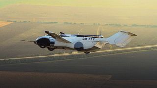 Das „Aircar“ kann fliegen und auf der Straße wie ein normales Auto fahren. (Klein Vision)