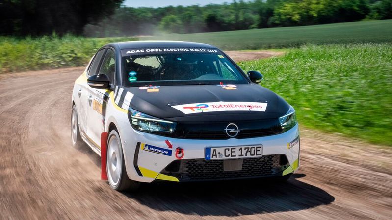 Opel, seit mehr als einem halben Jahrhundert im professionellen Rallyesport zu Hause, schickt bereits in der dritten Saison den elektrischen Corsa auf die Piste.(Bild:  Opel)