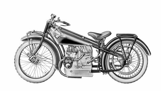 Obwohl die am 28. September 1923 in Berlin vorgestellte R 32 seinerzeit mit 2.200 Reichsmark ein ausgesprochen teures Motorrad war, verkaufte sich die 500-Kubik-Maschine mit ihren 8,5 PS sehr gut. Bis 1926 wurden 3.090 Stück gebaut. Nachfolger war die Ende 1925 vorgestellte R 42,die in vielen Details verbessert war und trotz höhrer Leistung 700 Reichsmark weniger kostete – und serienmäßig über Lichtanlage, Hupe und Tacho verfügte.(Bild:  BMW)