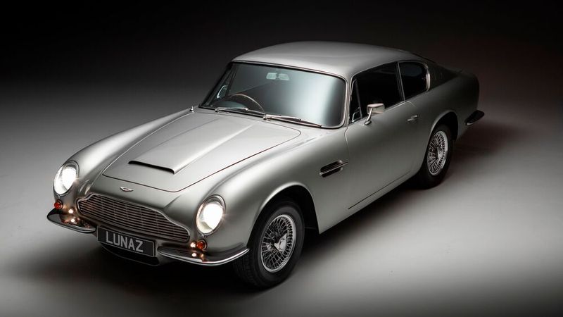 Im Rahmen der Elektrifizierung wird der Aston Martin DB6 von Lunaz zudem tiefgreifend restauriert und technisch optimiert. (Bild: Lunaz)