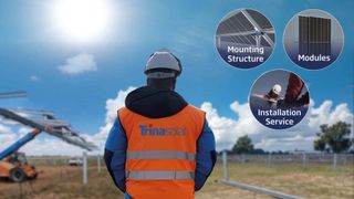 Die Installation von Trackern und Modulen im 21-MW-Projekt León von Trinasolar hat begonnen. (Bild: Trinasolar)