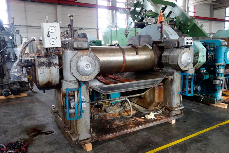 Deguma setzt beim Maschinenbau von Anfang an auf den holistischen Ansatz. Doch nachhaltiger Maschinenbau betrifft auch die Überholung von alten Anlagen. Dieses Walzwerk ist offensichtlich in die Jahre gekommen ... (Bild: Deguma)