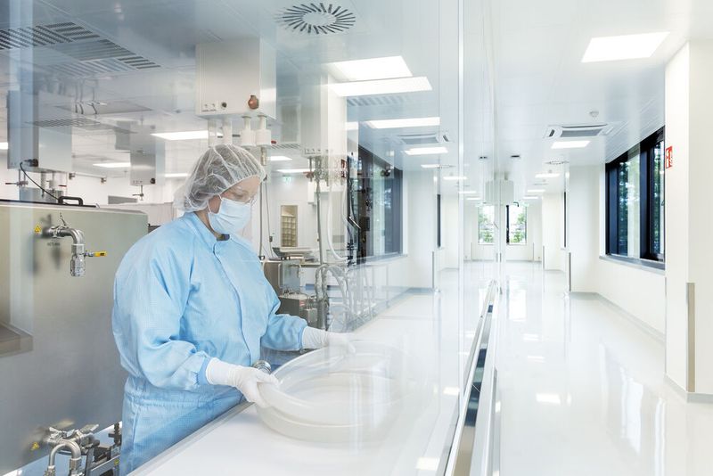 Hohe Reinheitsanforderungen prägen die mRNA-Herstellung (Bild: Wacker)