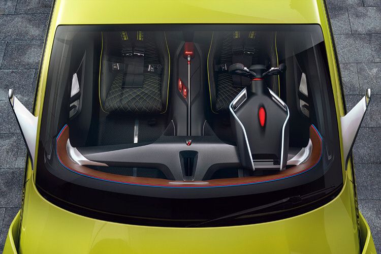 Die Passagiere haben in den Schalensitzen einen stabilen Halt und werden mit Sechspunkt-Gurten fixiert. (Foto: BMW)